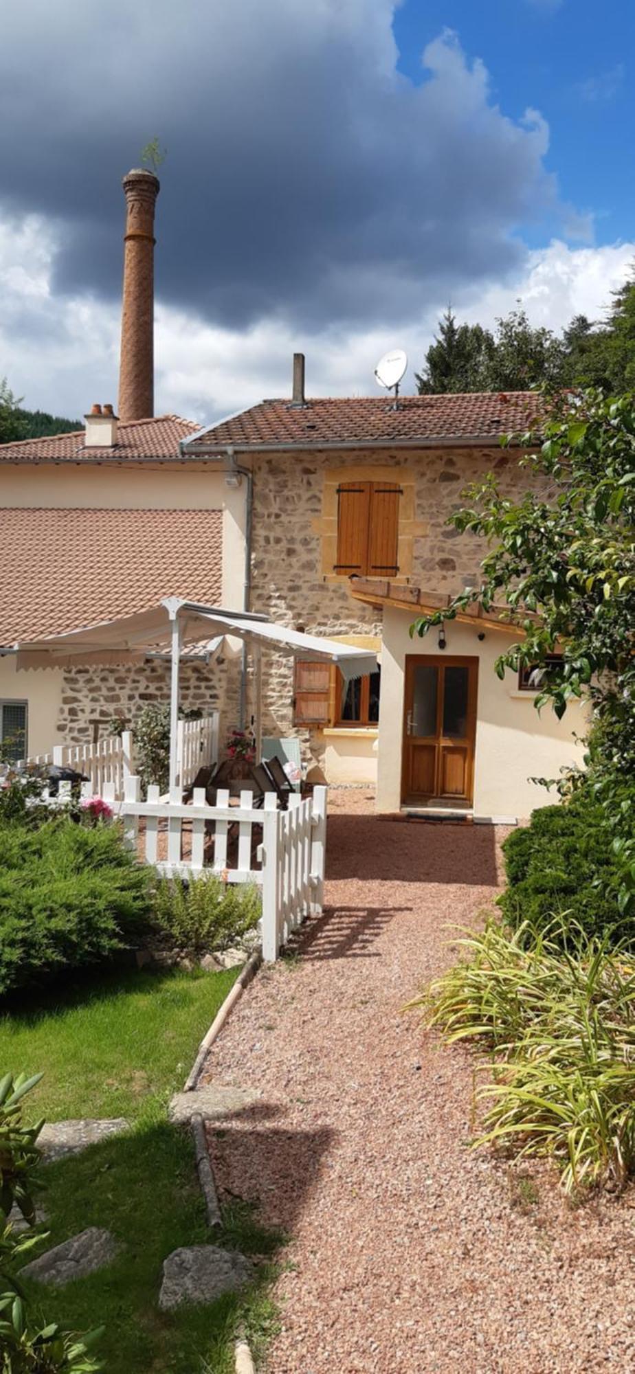 Joli Gite Rural Dans Un Havre De Paix Saint-Bonnet-le-Troncy Екстериор снимка