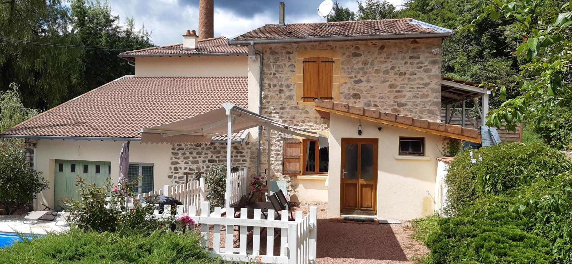 Joli Gite Rural Dans Un Havre De Paix Saint-Bonnet-le-Troncy Екстериор снимка